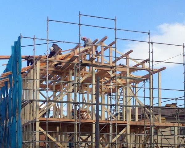 新築一戸建て工事中のチェックポイント⑨　土台敷きから遂に上棟！