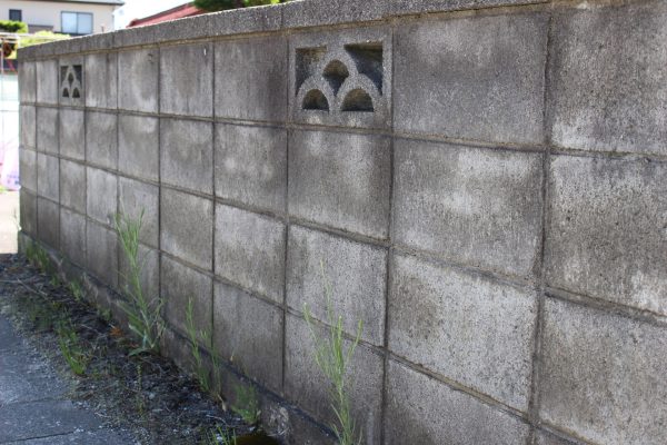 大阪北部地震から2年 / 中古戸建て見学時に確認すべきブロック塀のチェックポイント 大阪北部地震から2年 / 中古戸建て見学時に確認すべきブロック塀のチェックポイント