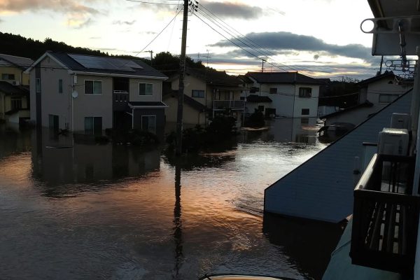 逃げる?逃げない?水害に遭ったとき、あなたが取るべき正しい行動 逃げる?逃げない?水害に遭ったとき、あなたが取るべき正しい行動