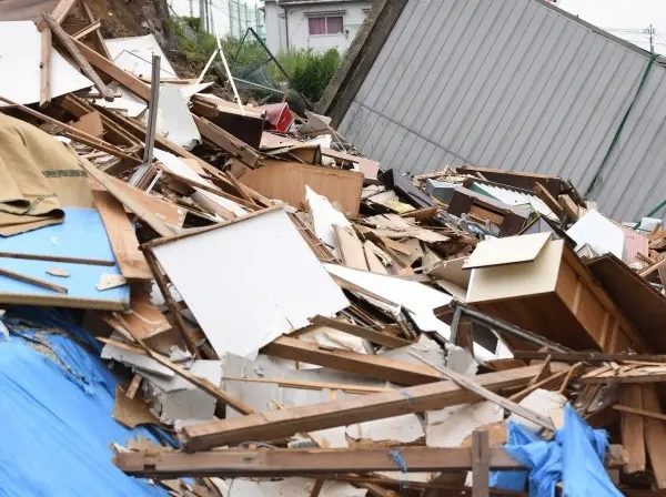 屋内で緊急地震速報が鳴ったらどうする？屋内被害を回避する新常識
