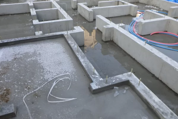梅雨時期の新築戸建て工事は、この3カ所に要注意 梅雨時期の新築戸建て工事は、この3カ所に要注意