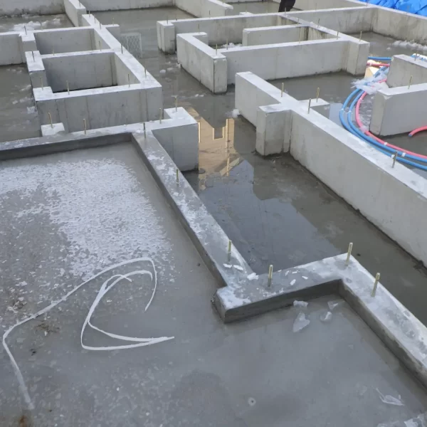 梅雨時期の新築戸建て工事は、この3カ所に要注意 梅雨時期の新築戸建て工事は、この3カ所に要注意