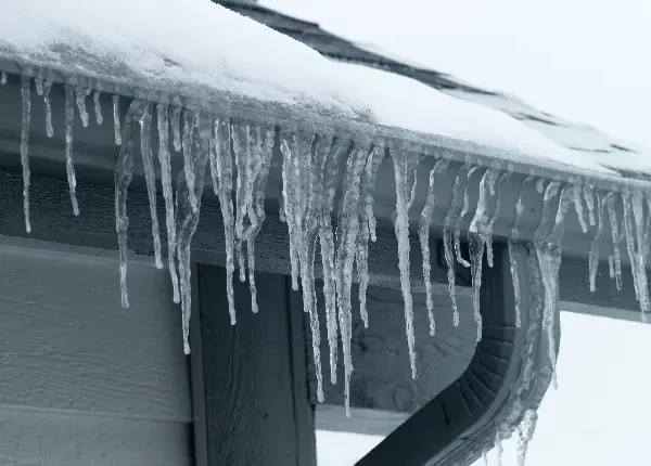 冬の新築内覧会におすすめな持ち物を紹介!雪予報時の対策も解説 冬の新築内覧会におすすめな持ち物を紹介!雪予報時の対策も解説