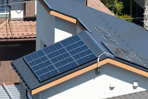 太陽光パネル付き中古住宅を購入する際に注意すべき 3つのポイント 太陽光パネル付き中古住宅を購入する際に注意すべき 3つのポイント