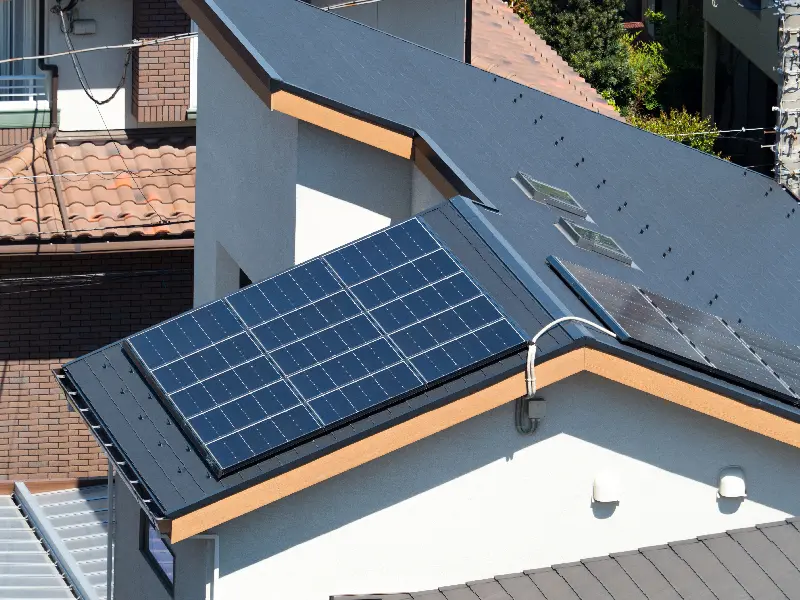 太陽光パネル付き中古住宅を購入する際に注意すべき 3つのポイント 太陽光パネル付き中古住宅を購入する際に注意すべき 3つのポイント