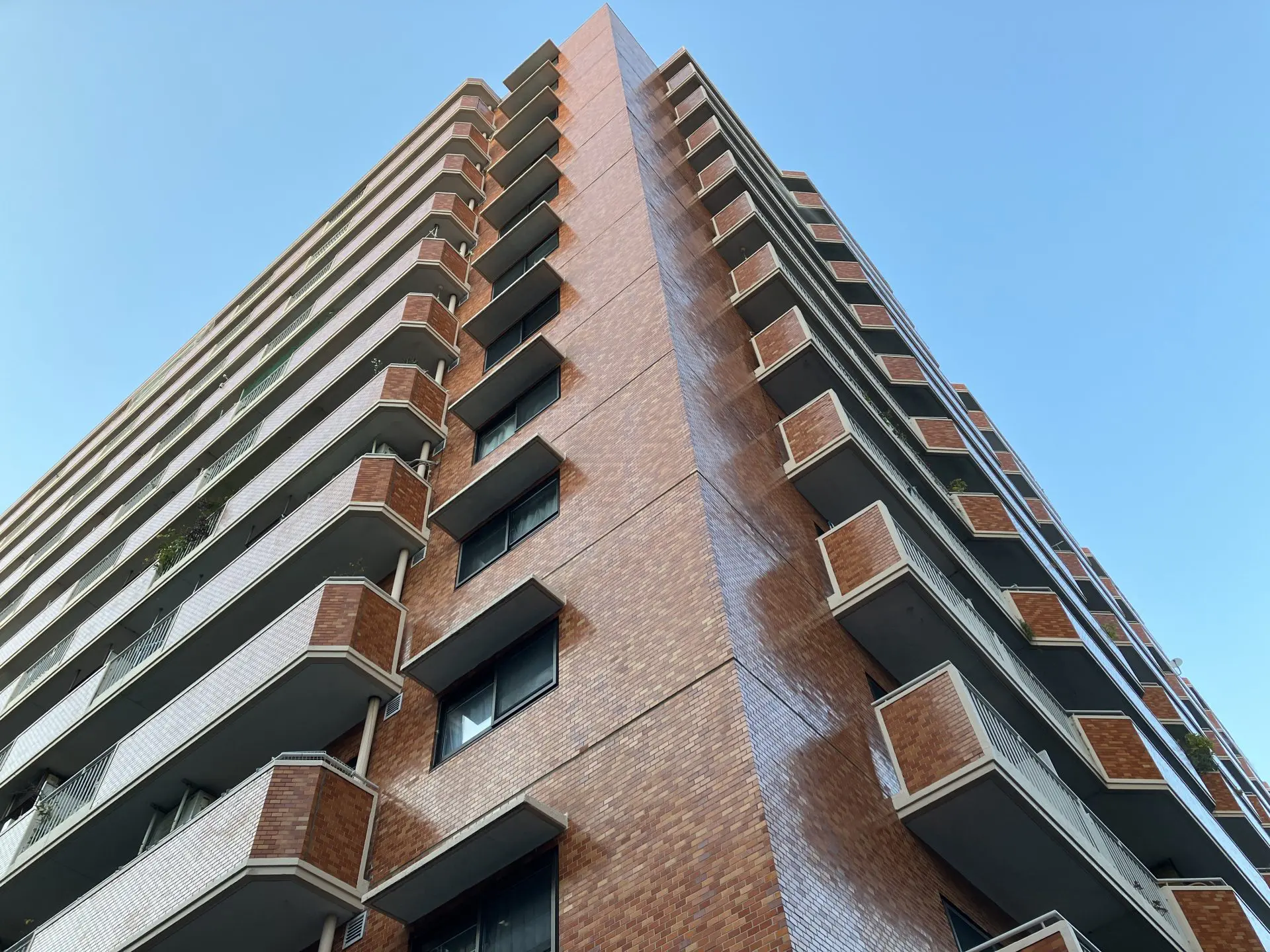 【売る人・買う人必見】築40年マンションは何年住める?購入・売却時の注意点を併せて解説 【売る人・買う人必見】築40年マンションは何年住める?購入・売却時の注意点を併せて解説
