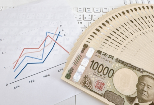 金利はじわり上昇。株価も上昇見通しだが金融リセット懸念も