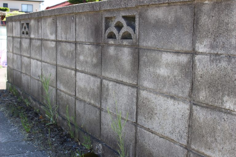 大阪北部地震から2年 / 中古戸建て見学時に確認すべきブロック塀のチェックポイント