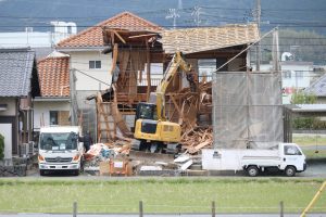 自然災害に見舞われた１年･･･被災した空き家が近隣に及ぼす危険