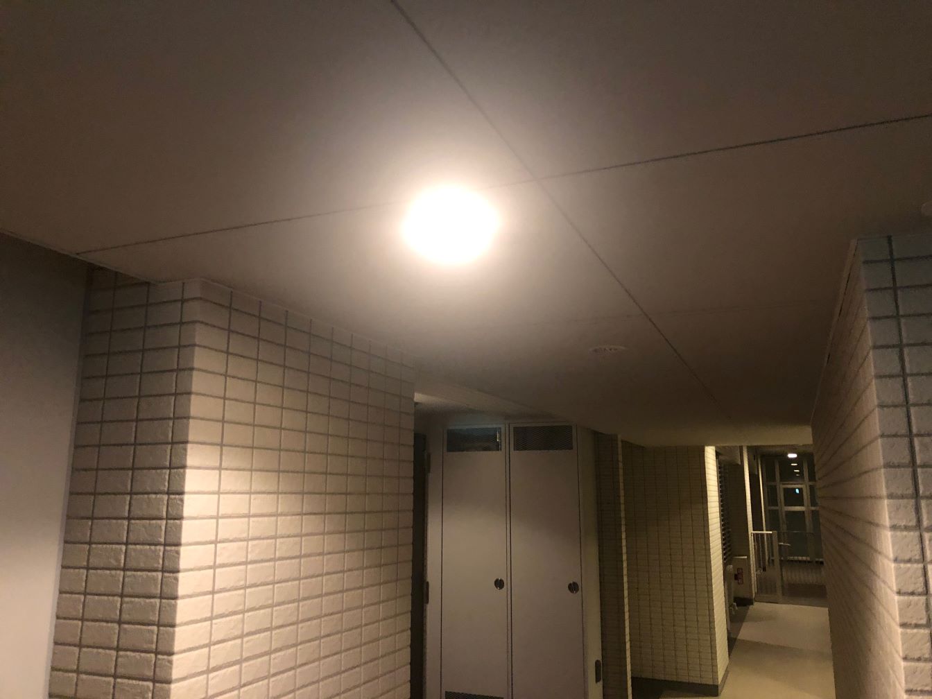 マンション共用廊下の電球切れ さくら事務所