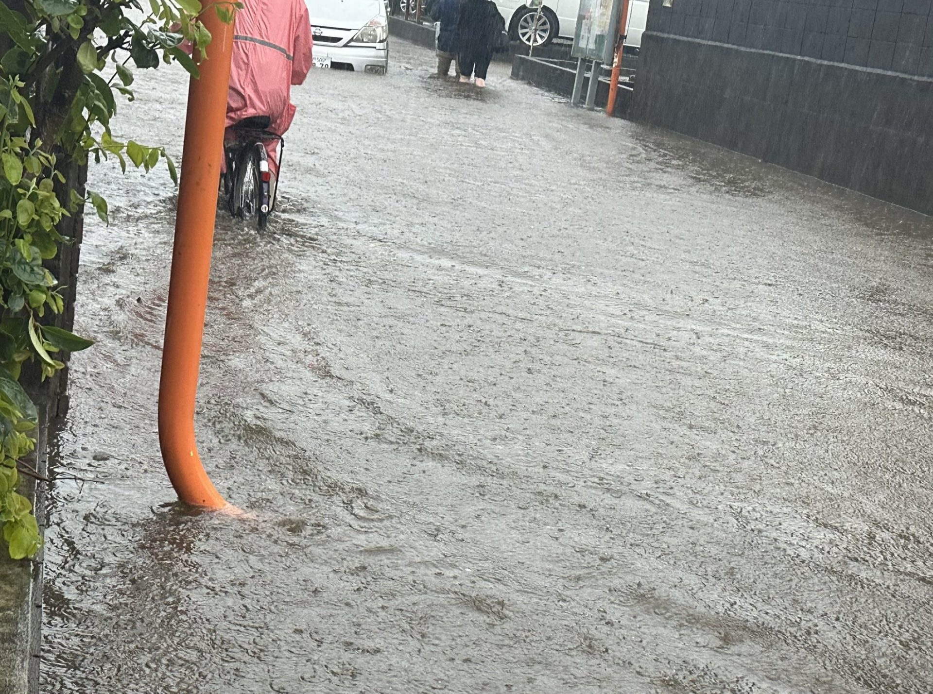 冠水・内水氾濫した場所を通る際の注意点まとめ　実際に浸水した地点のリスクを動画で解説